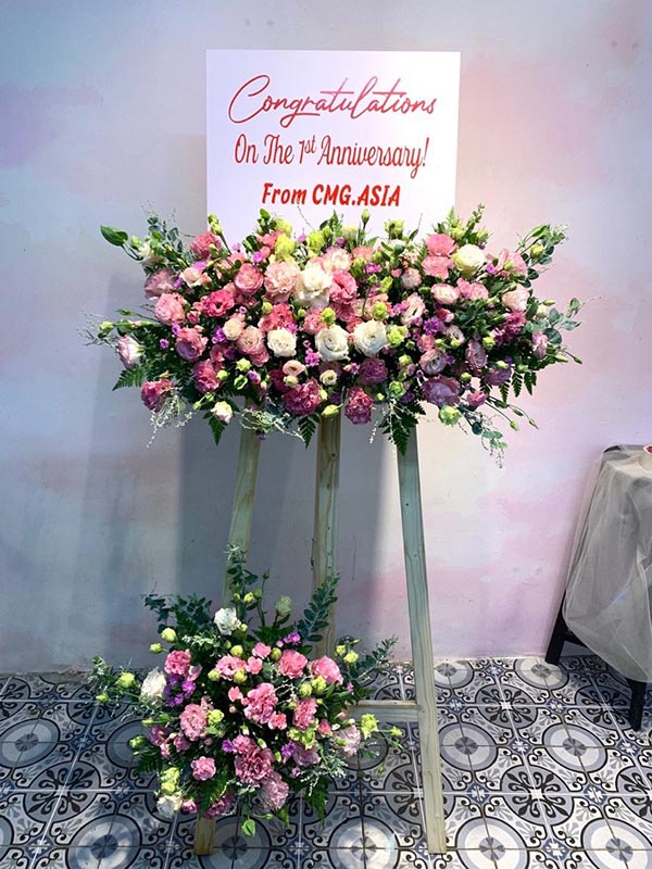 kệ hoa khai trương hiện đại